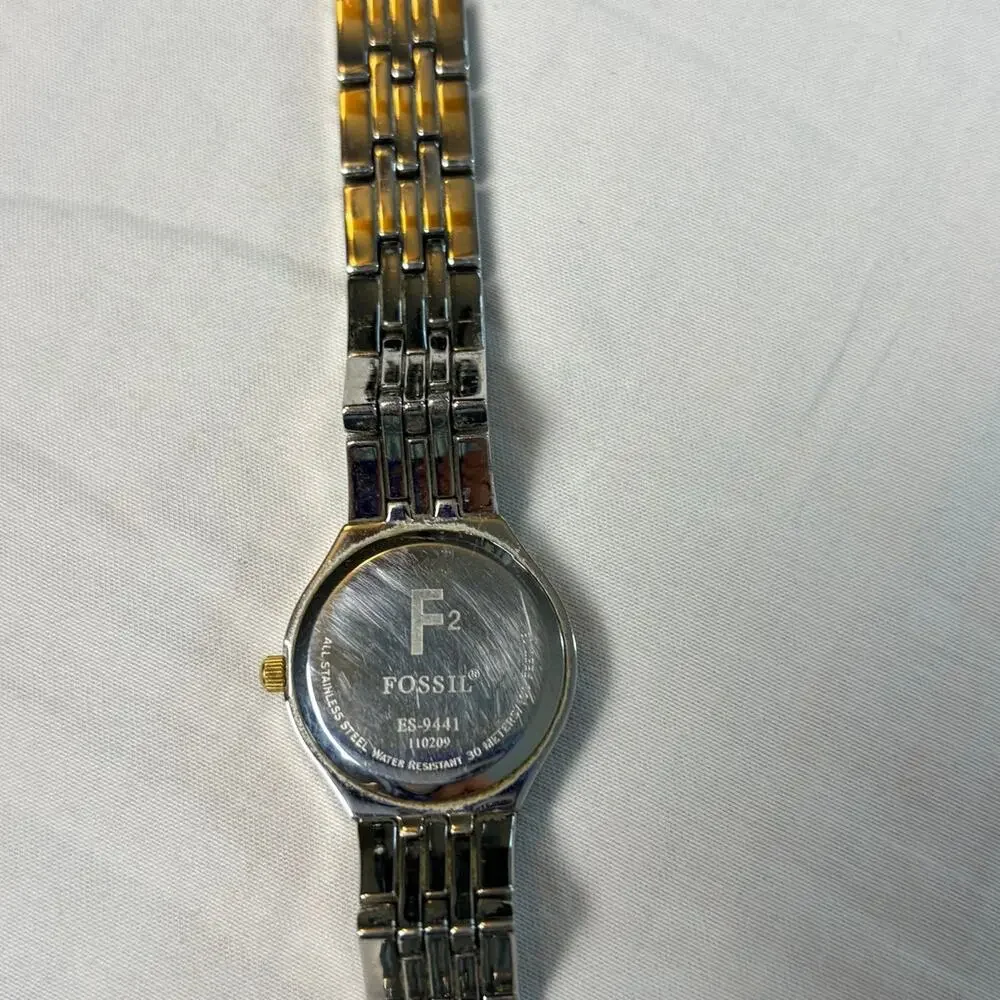 Fossil F2 womens silver, gold watch ES-9441, 2 toned. Needs battery